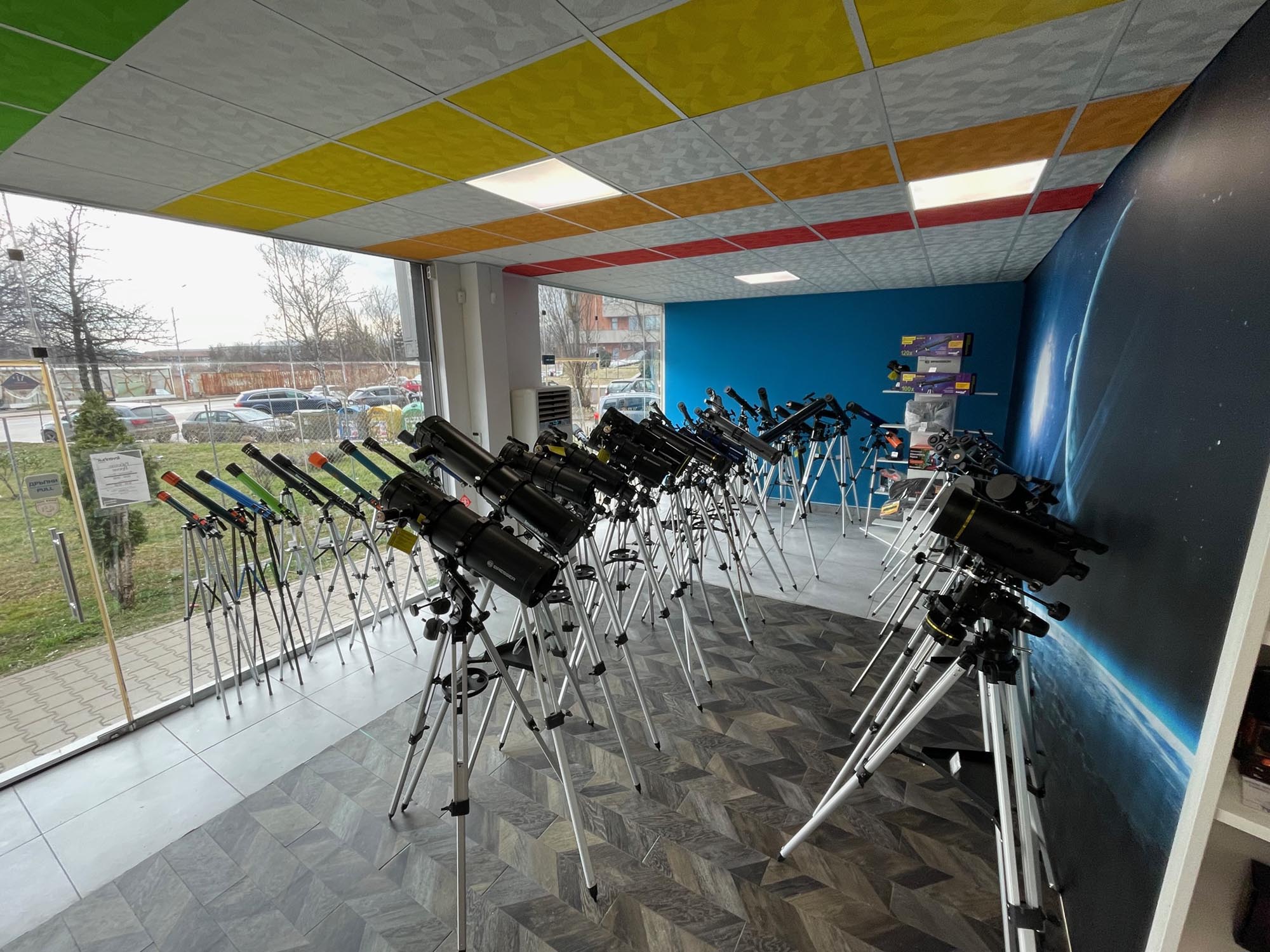 Шоурум на Levenhuk в София shop-sofia-02.jpg
