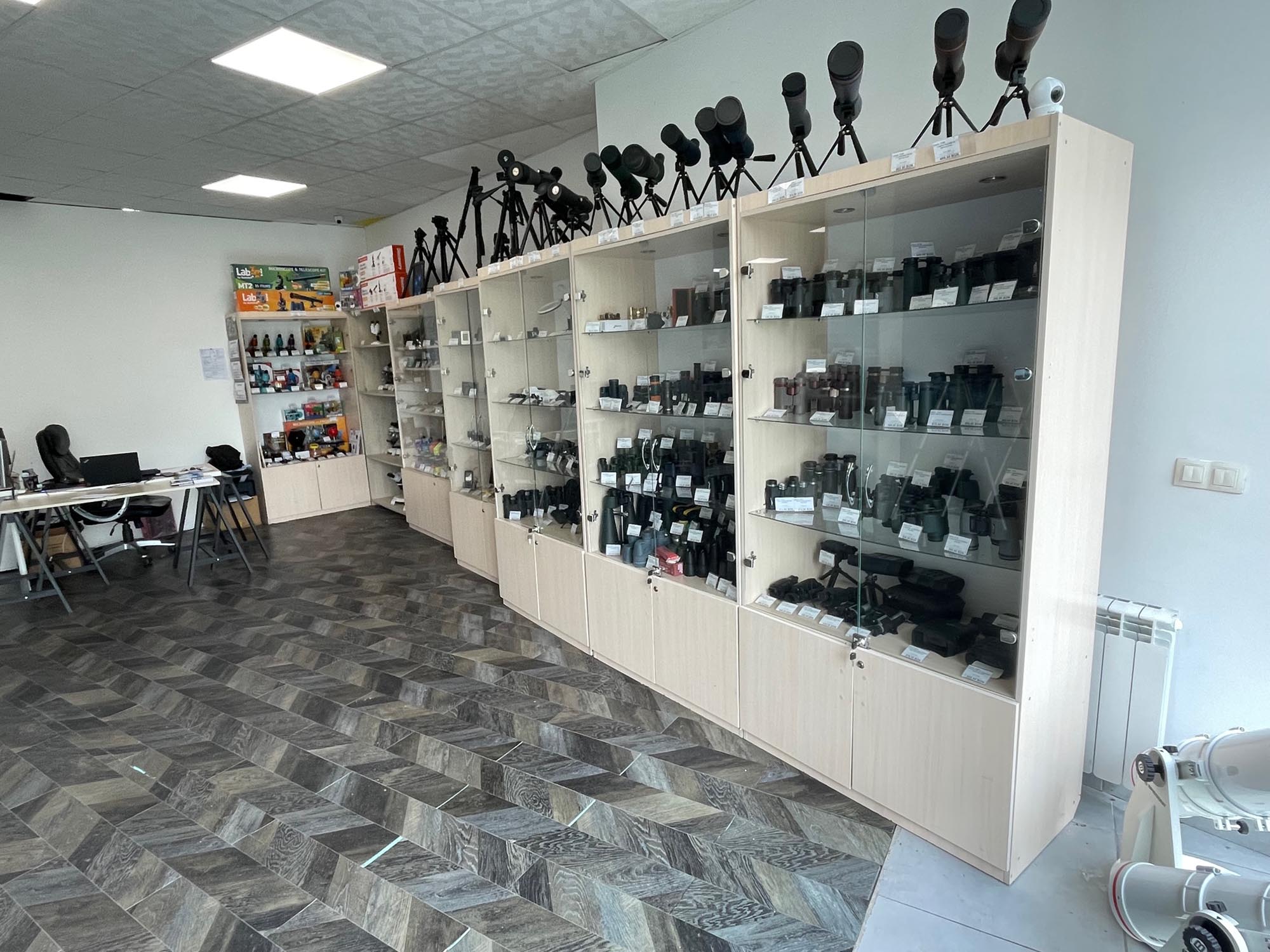 Шоурум на Levenhuk в София shop-sofia-02.jpg